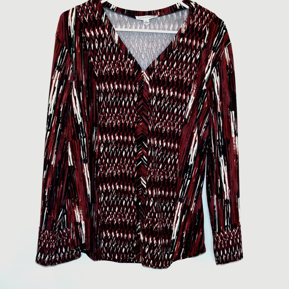 Notations Chevron Geometric V-Neck Top